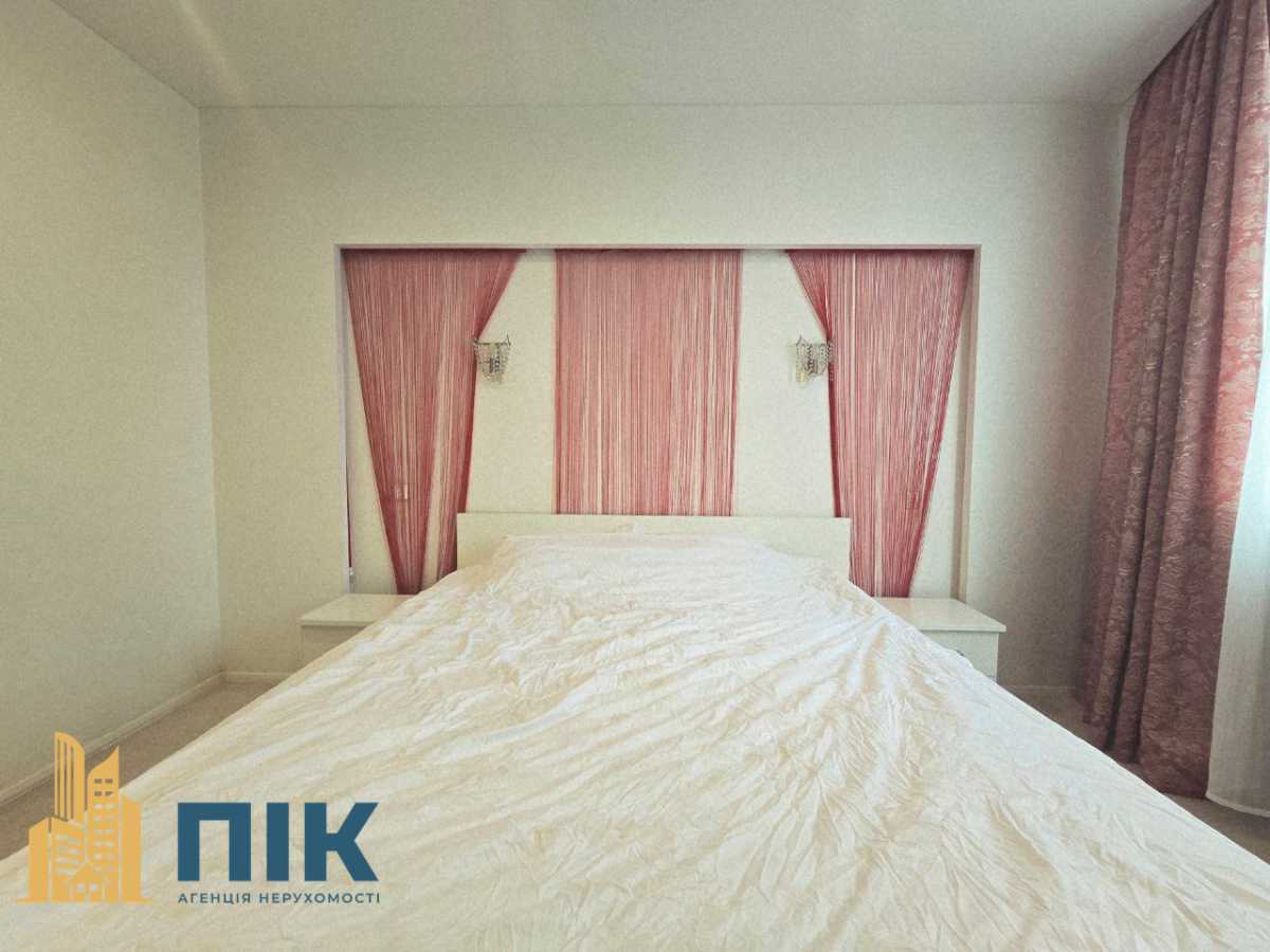 Продаж 2-кімнатної квартири 67 м², Василя Касіяна вул., 2/1