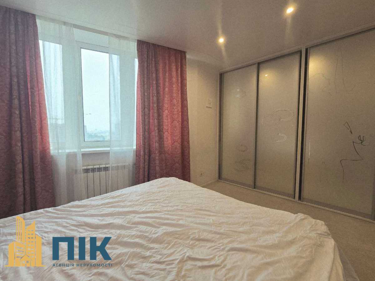 Продаж 2-кімнатної квартири 67 м², Василя Касіяна вул., 2/1