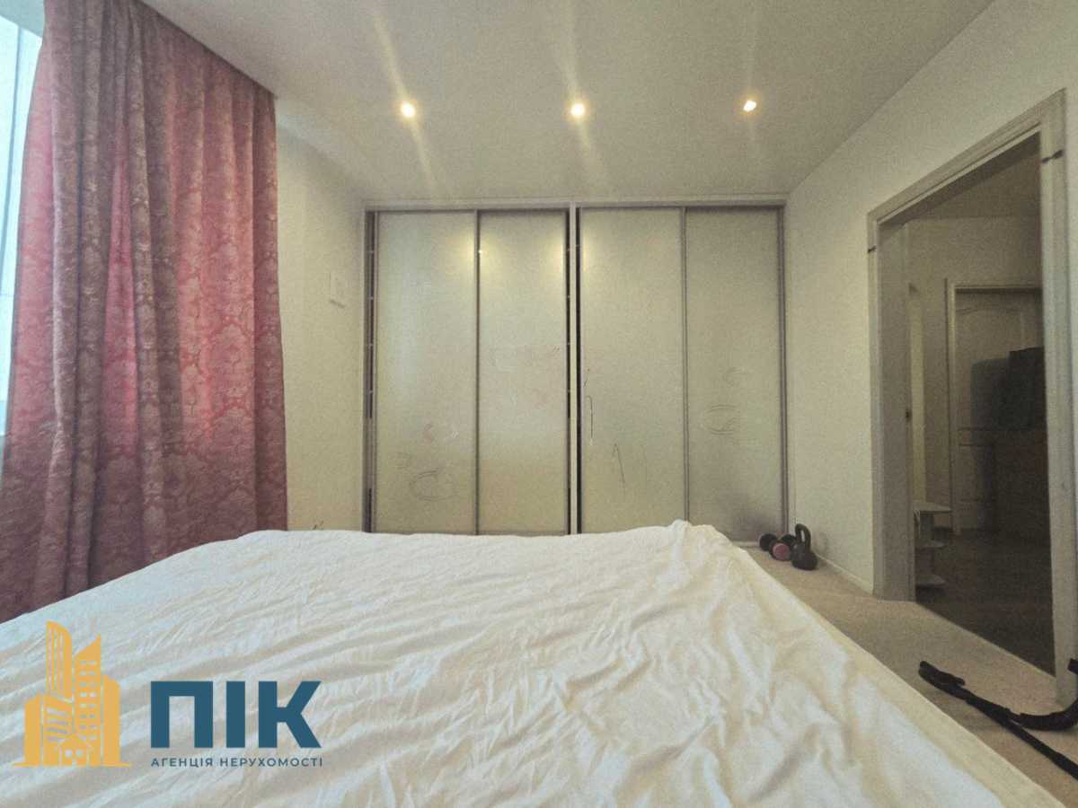 Продаж 2-кімнатної квартири 67 м², Василя Касіяна вул., 2/1