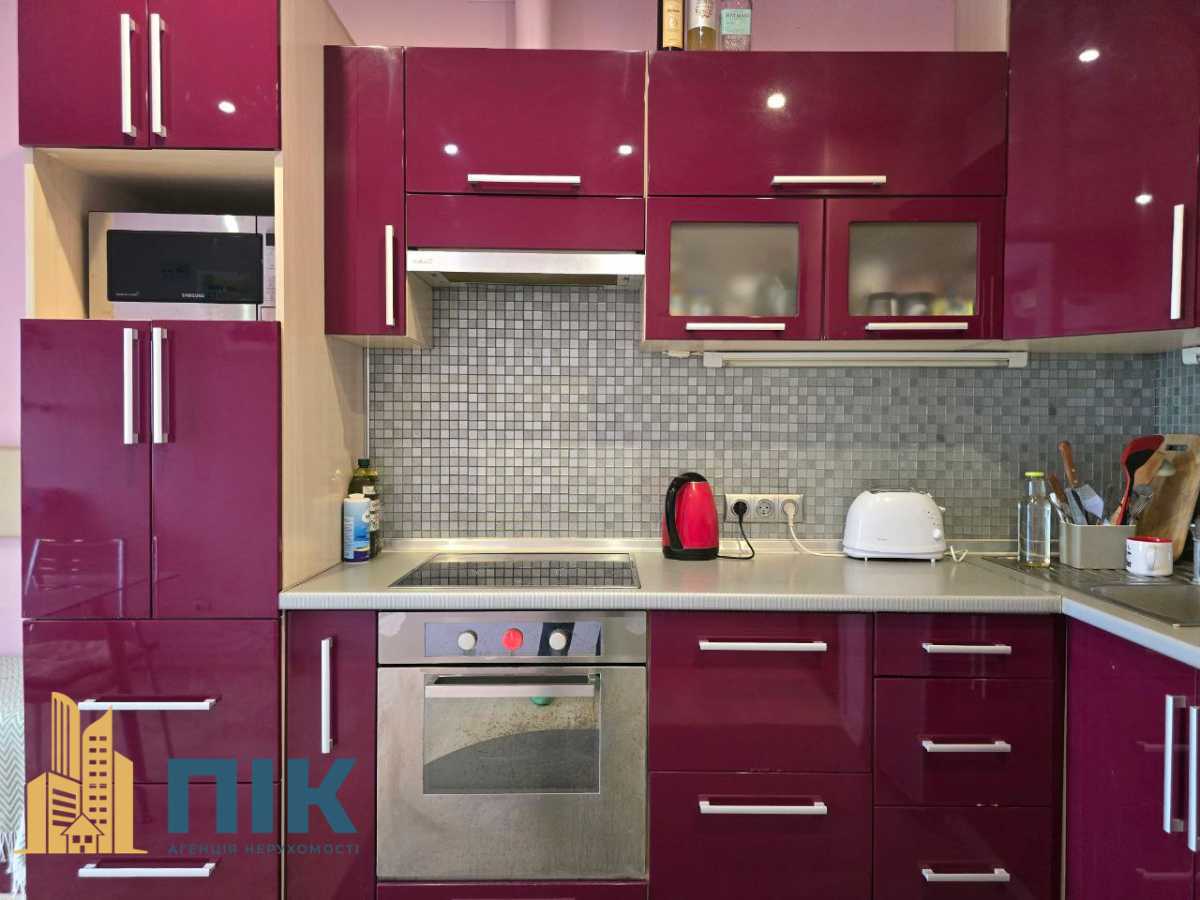 Продаж 2-кімнатної квартири 67 м², Василя Касіяна вул., 2/1