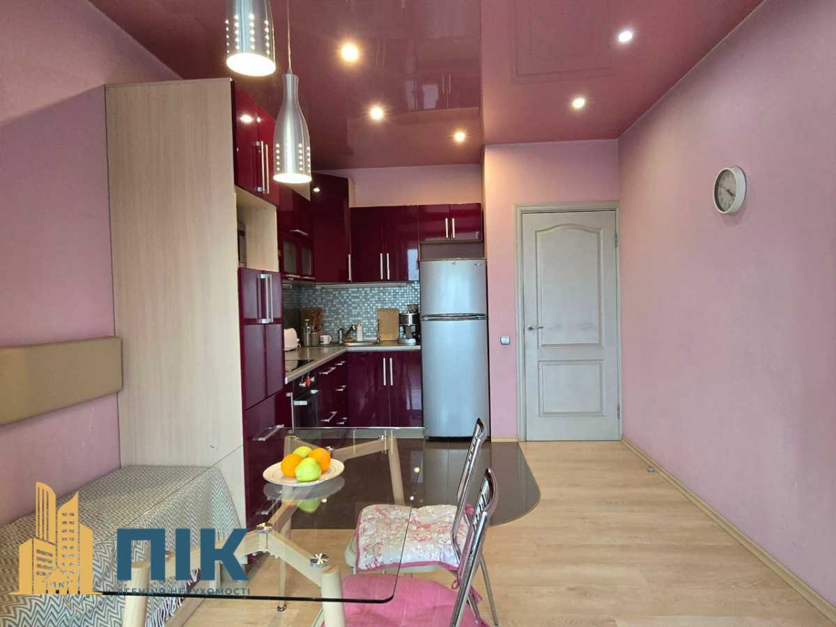 Продаж 2-кімнатної квартири 67 м², Василя Касіяна вул., 2/1