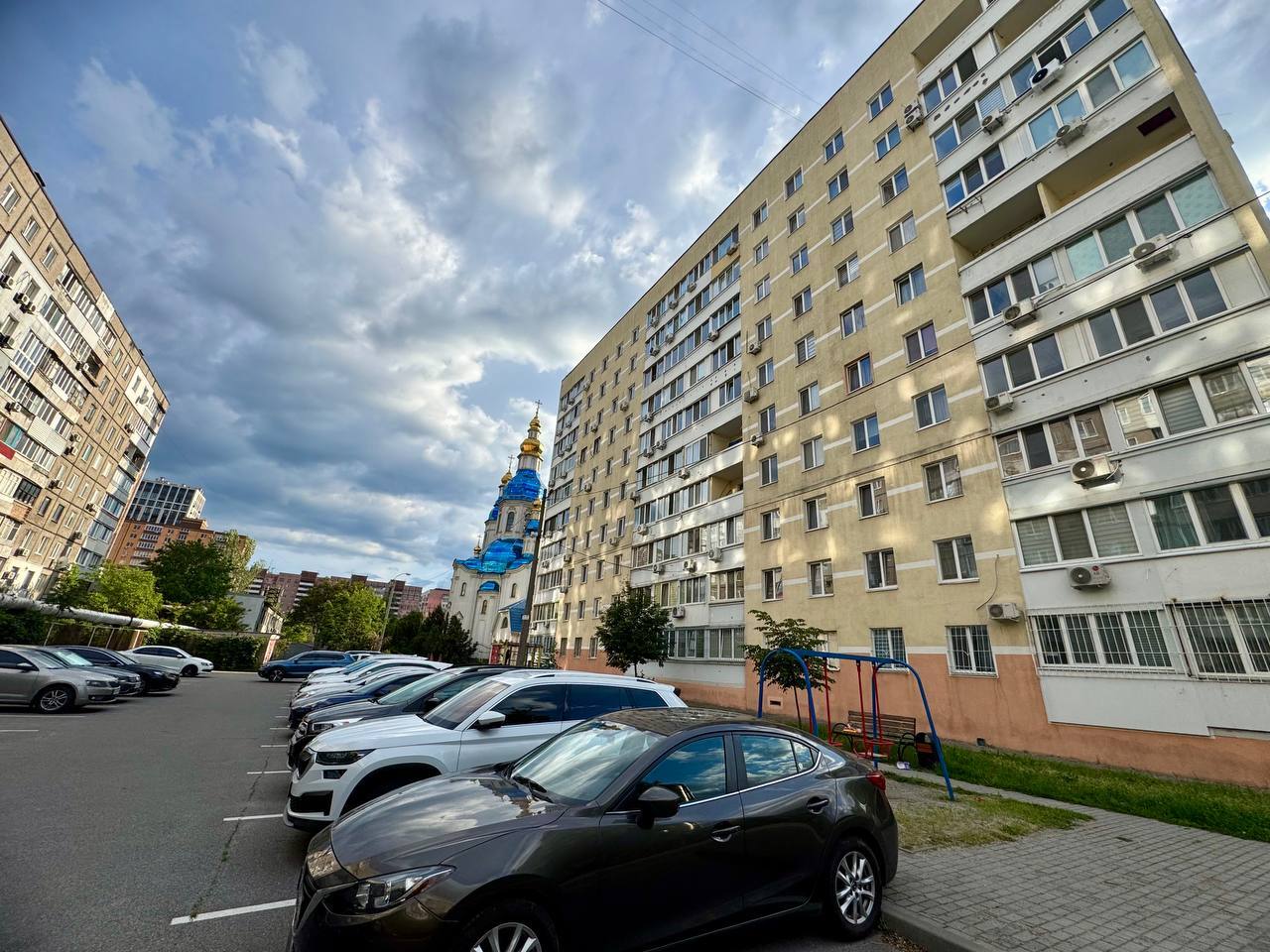 Продаж 2-кімнатної квартири 47 м², Мандриківська вул.