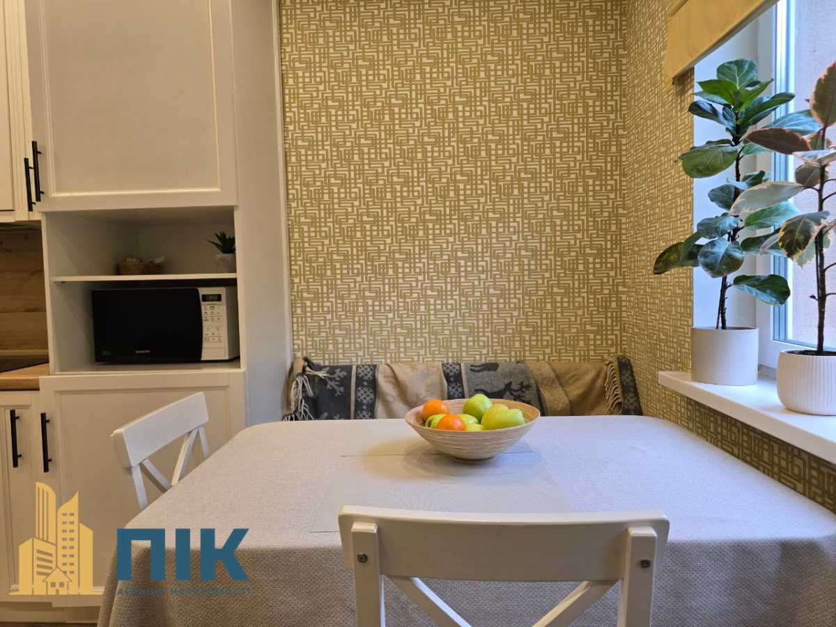 Продаж 2-кімнатної квартири 61 м², Новопольова вул., 2/1