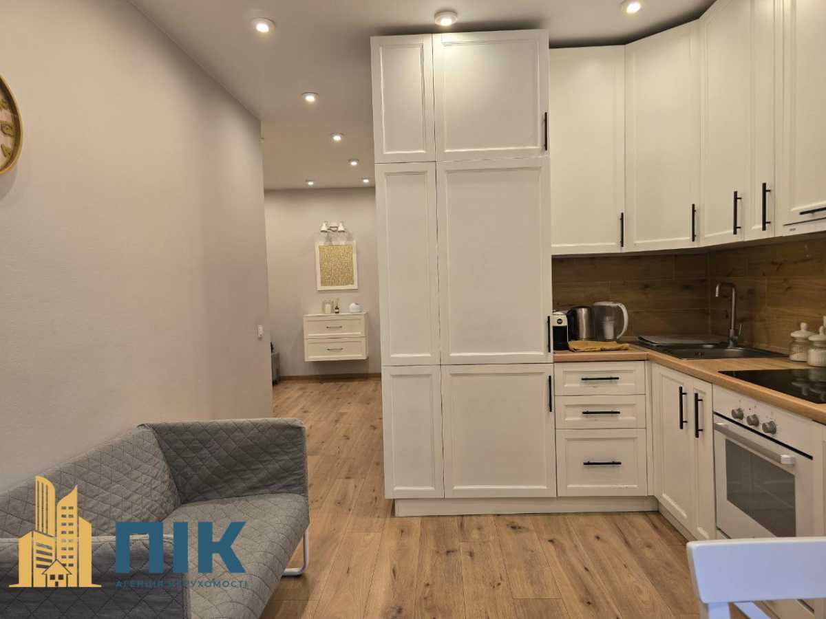 Продаж 2-кімнатної квартири 61 м², Новопольова вул., 2/1