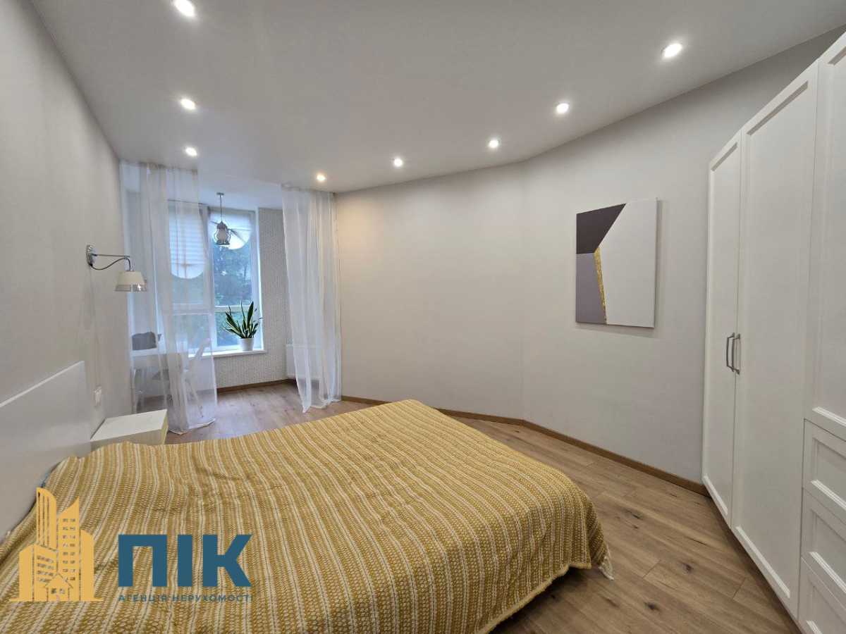 Продаж 2-кімнатної квартири 61 м², Новопольова вул., 2/1