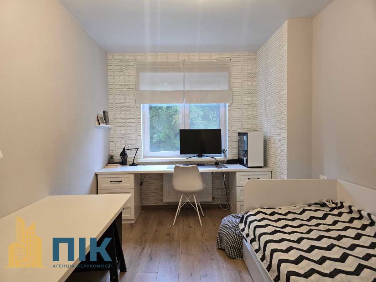 Продаж 2-кімнатної квартири 61 м², Новопольова вул., 2/1