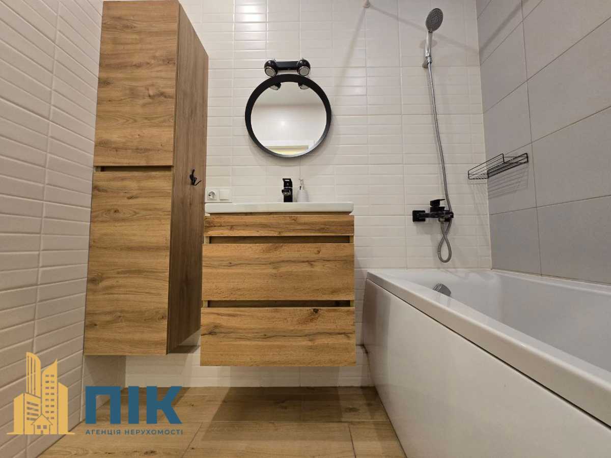 Продаж 2-кімнатної квартири 61 м², Новопольова вул., 2/1