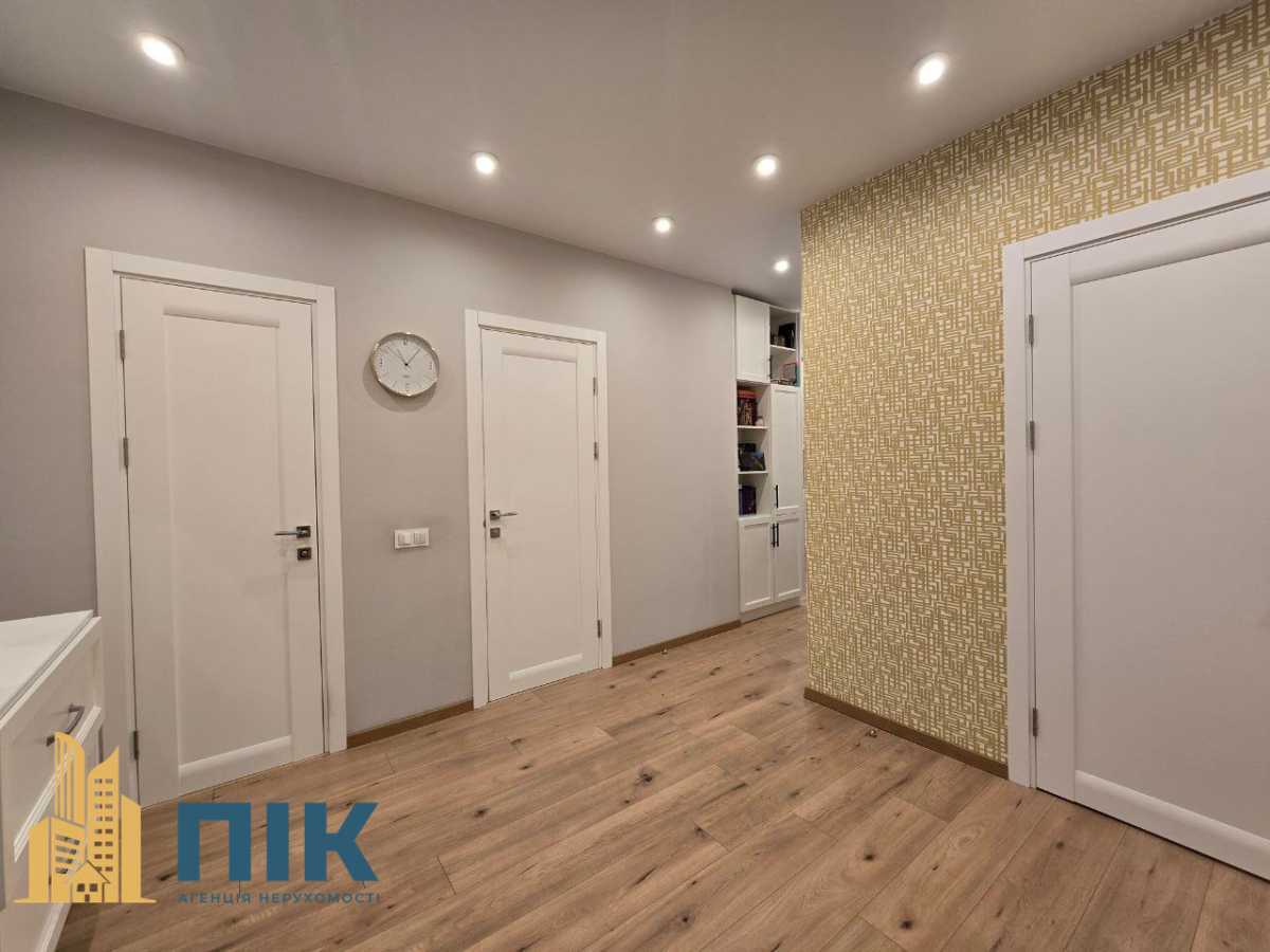 Продаж 2-кімнатної квартири 61 м², Новопольова вул., 2/1