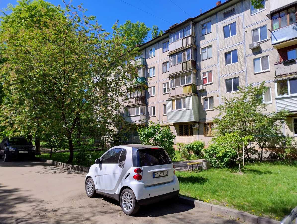 Продажа 3-комнатной квартиры 57 м², Академика Туполева ул., 17В
