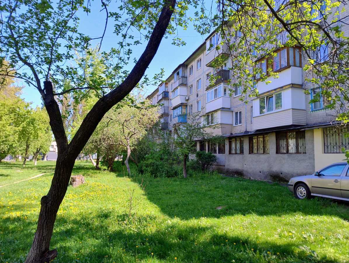 Продажа 3-комнатной квартиры 57 м², Академика Туполева ул., 17В