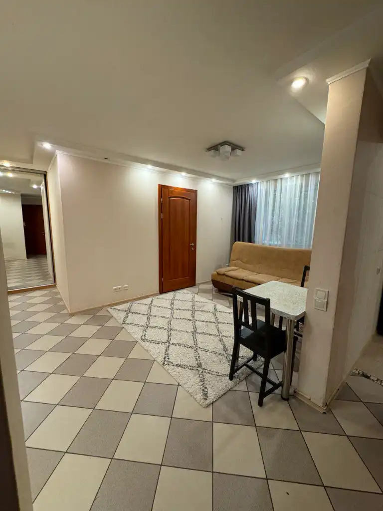 Аренда 3-комнатной квартиры 60 м², Гагарина просп., 78