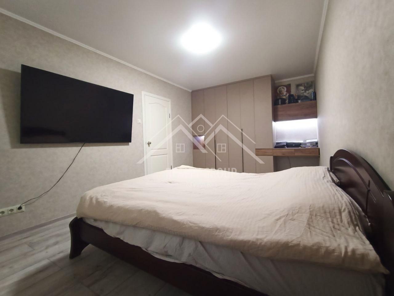 Продаж 3-кімнатної квартири 75.5 м², Січеславська вул.