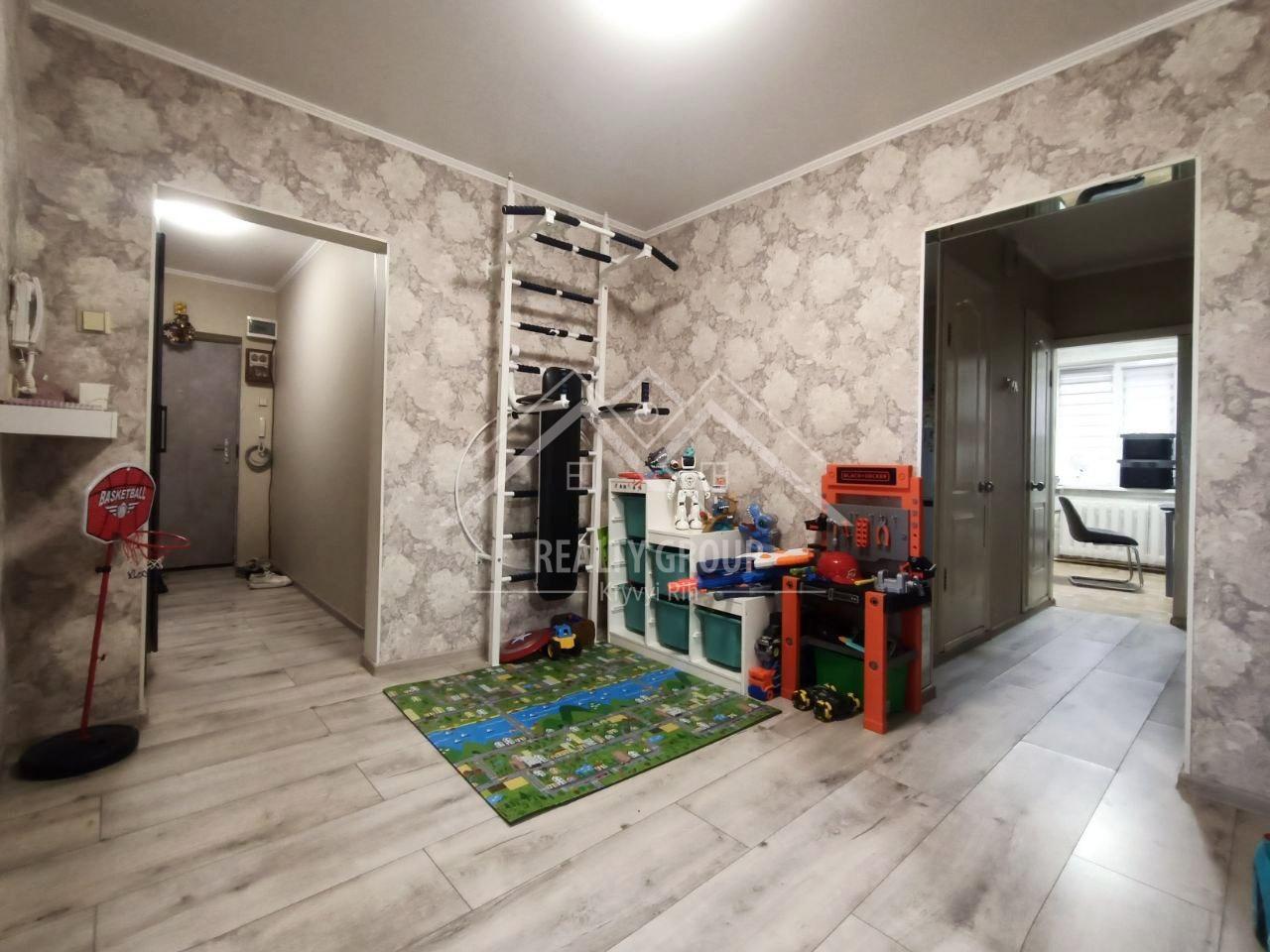 Продаж 3-кімнатної квартири 75.5 м², Січеславська вул.