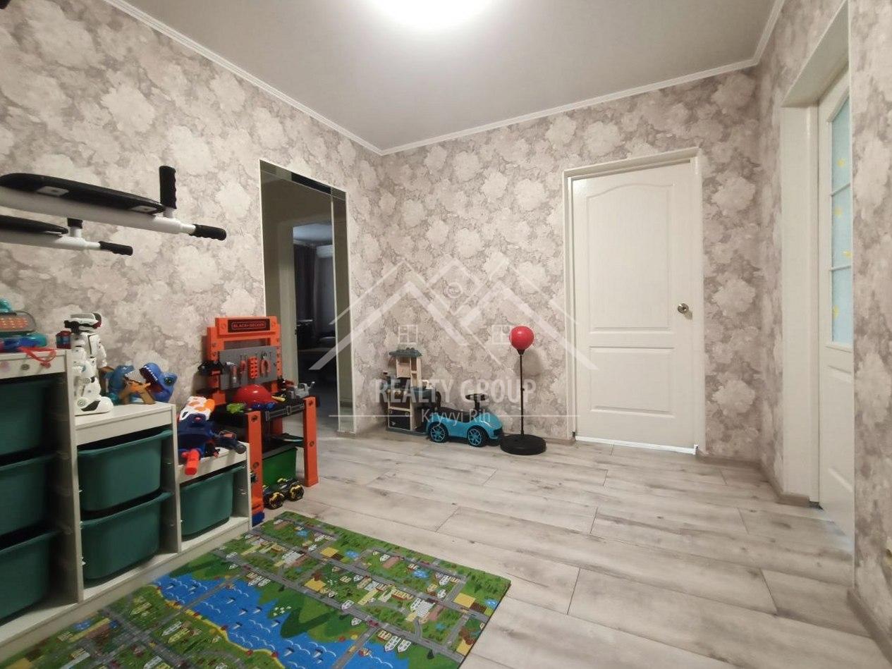 Продаж 3-кімнатної квартири 75.5 м², Січеславська вул.