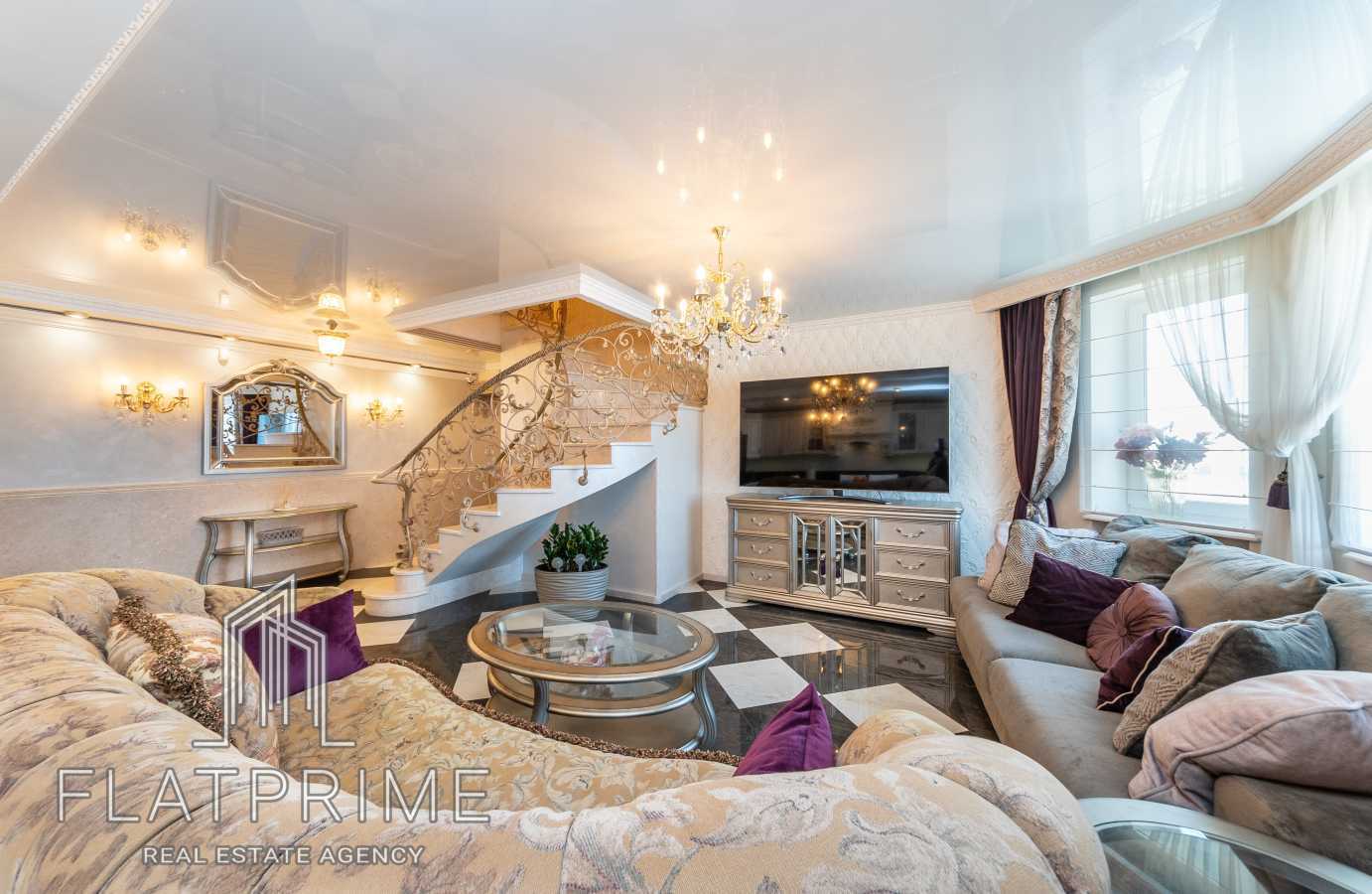 Продажа 5-комнатной квартиры 166 м², Боголюбова ул., 16