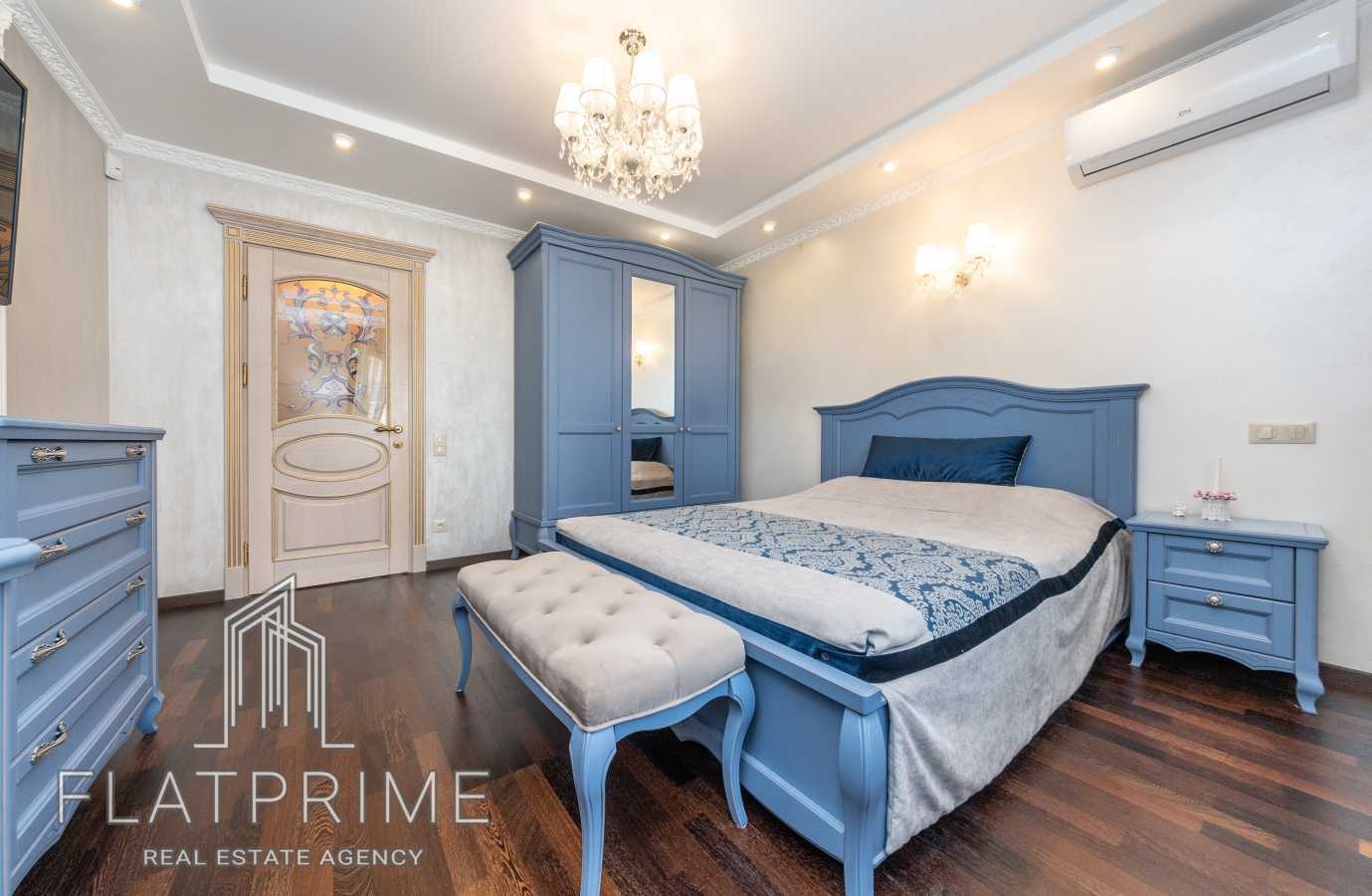 Продажа 5-комнатной квартиры 166 м², Боголюбова ул., 16