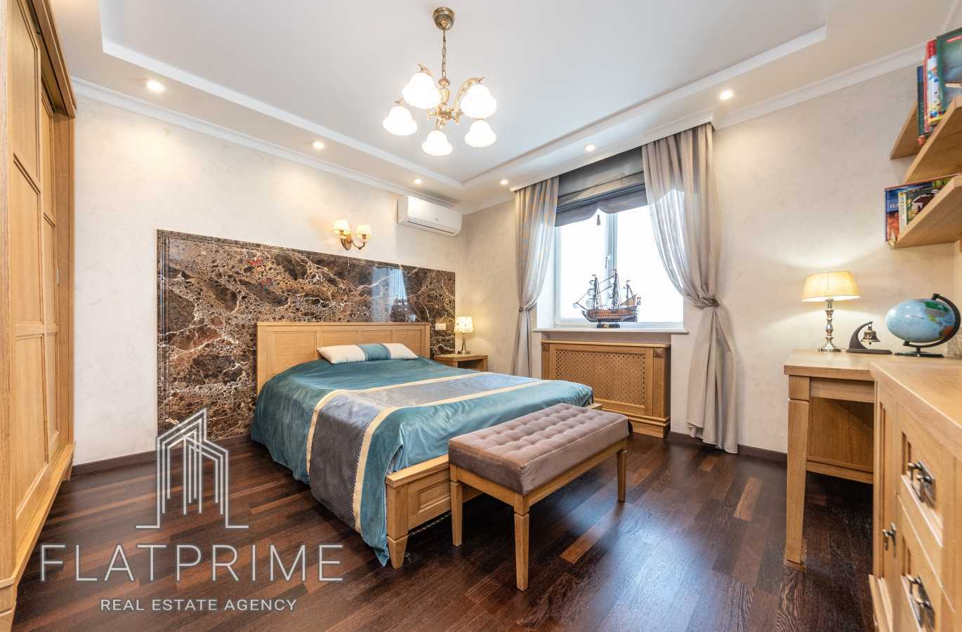 Продажа 5-комнатной квартиры 166 м², Боголюбова ул., 16
