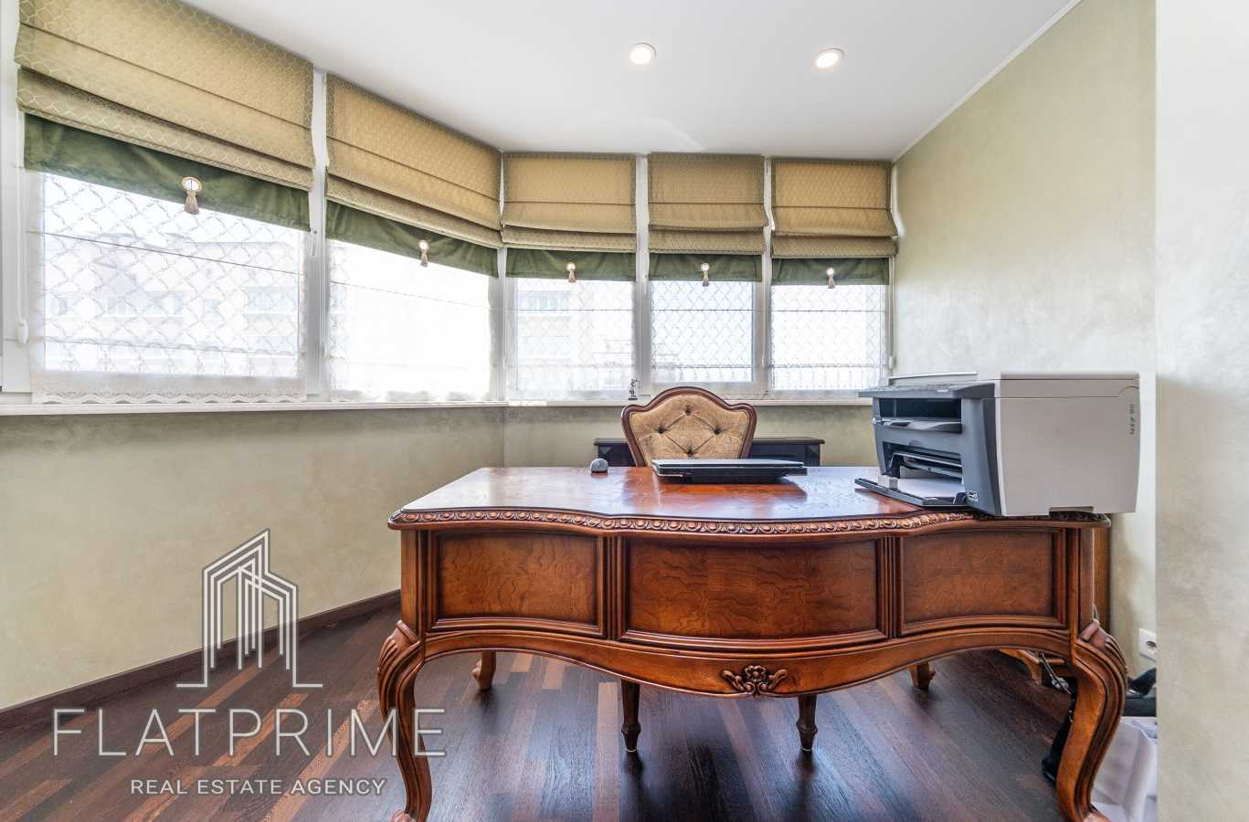 Продажа 5-комнатной квартиры 166 м², Боголюбова ул., 16