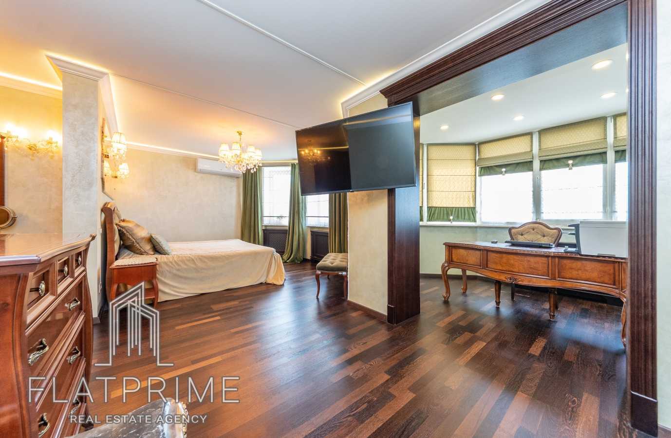 Продажа 5-комнатной квартиры 166 м², Боголюбова ул., 16