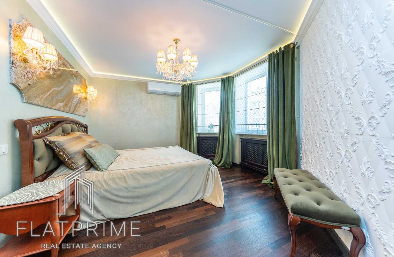 Продажа 5-комнатной квартиры 166 м², Боголюбова ул., 16