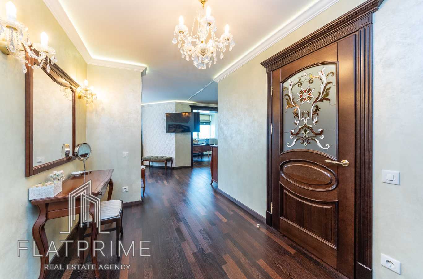Продажа 5-комнатной квартиры 166 м², Боголюбова ул., 16