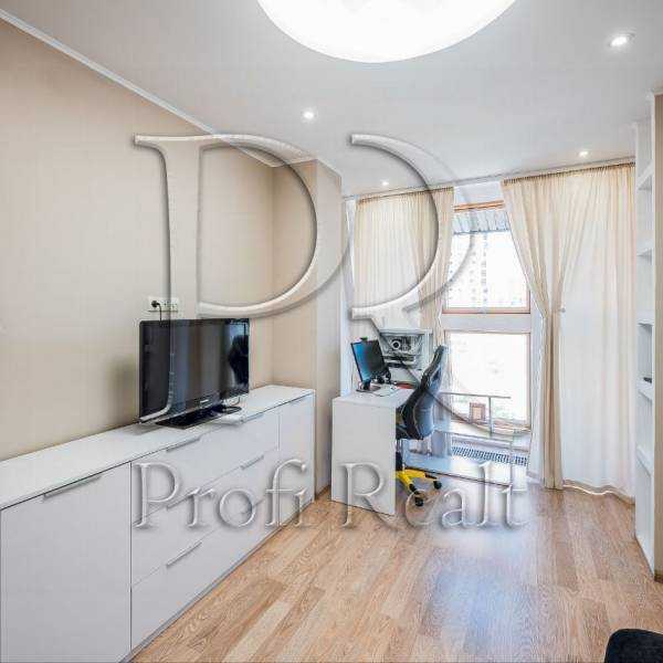 Продажа 3-комнатной квартиры 91 м², Глубочицкая ул., 13