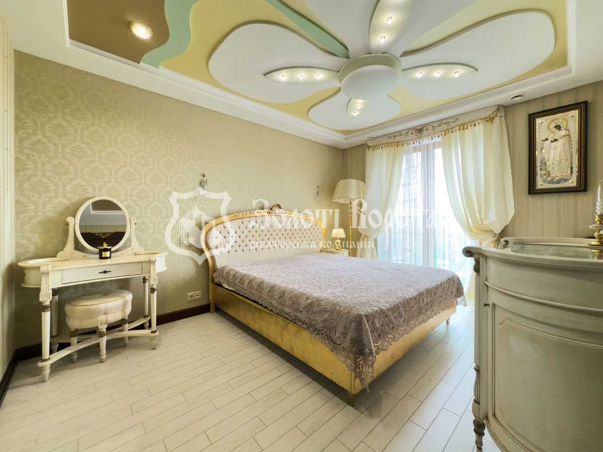 Продаж 2-кімнатної квартири 100 м², Панаса Мирного вул., 28А