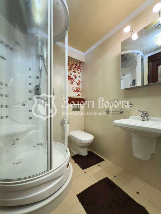 Продаж 2-кімнатної квартири 100 м², Панаса Мирного вул., 28А