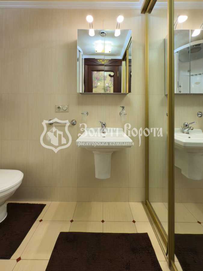 Продаж 2-кімнатної квартири 100 м², Панаса Мирного вул., 28А