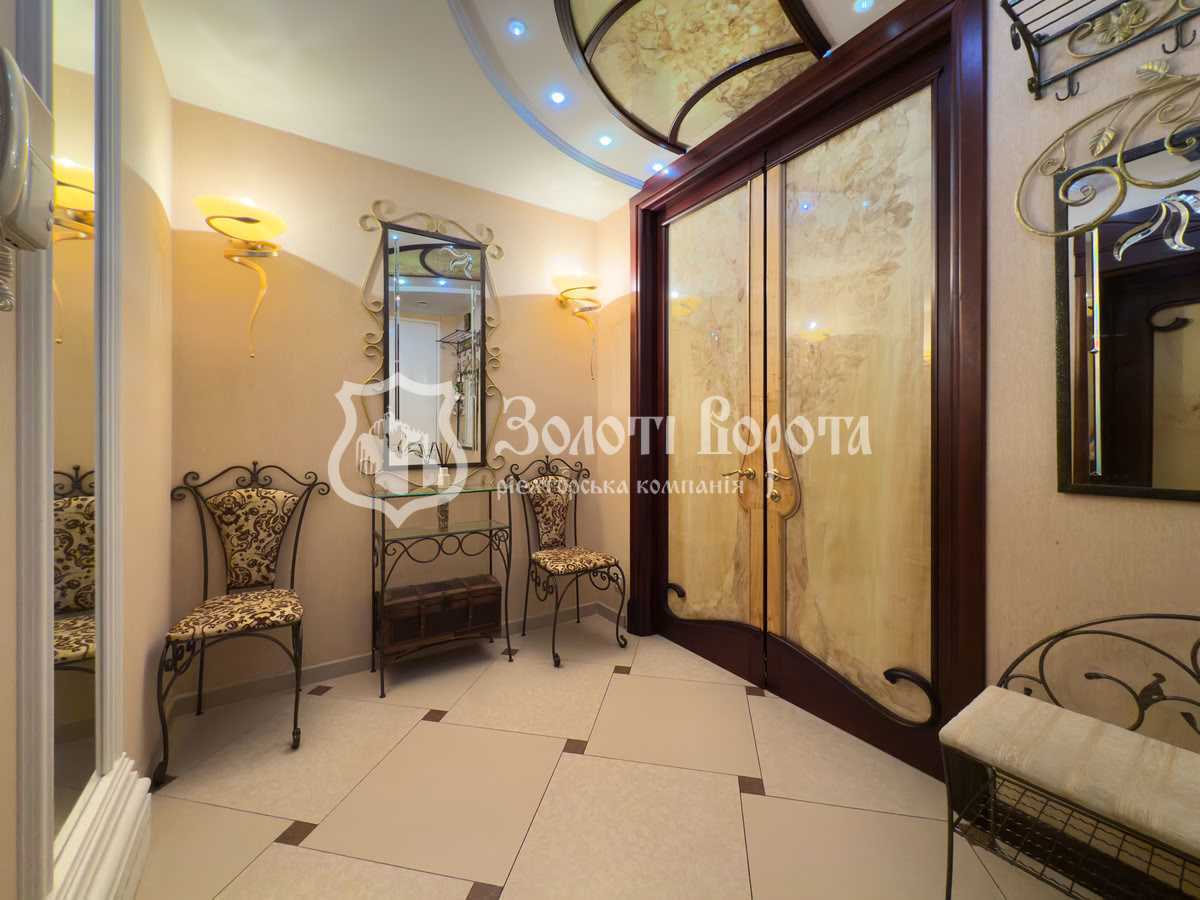 Продаж 2-кімнатної квартири 100 м², Панаса Мирного вул., 28А