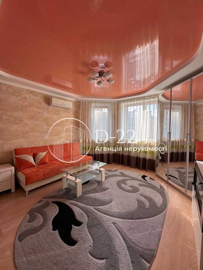 Оренда 1-кімнатної квартири 43 м², Миру вул., 40