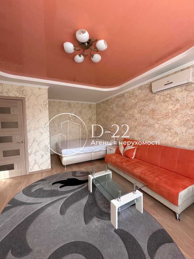 Оренда 1-кімнатної квартири 43 м², Миру вул., 40