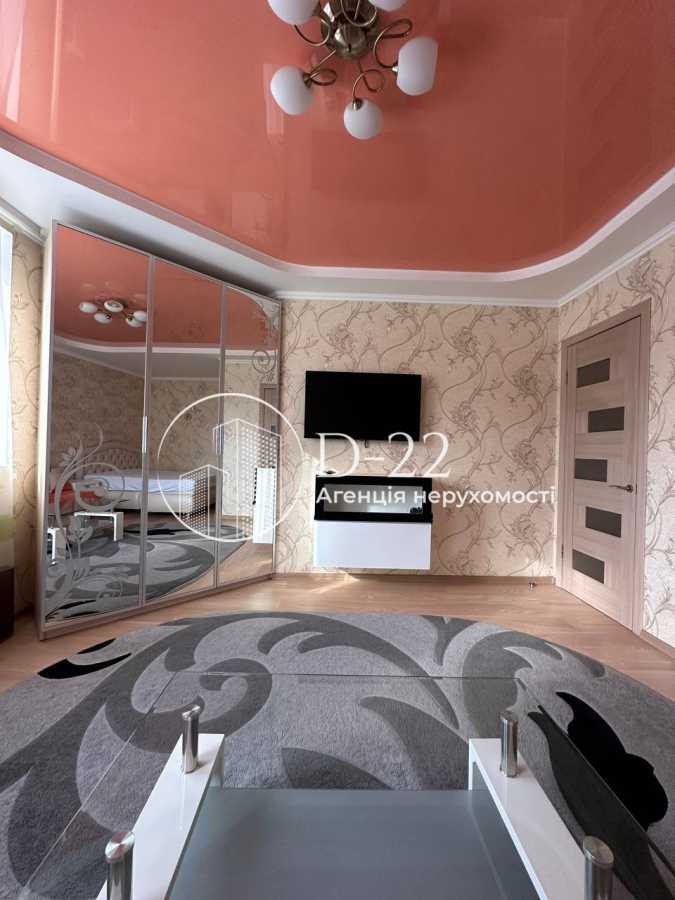 Оренда 1-кімнатної квартири 43 м², Миру вул., 40