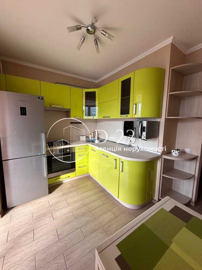 Оренда 1-кімнатної квартири 43 м², Миру вул., 40