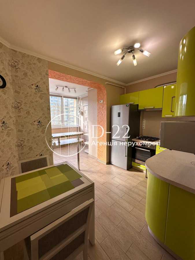 Оренда 1-кімнатної квартири 43 м², Миру вул., 40