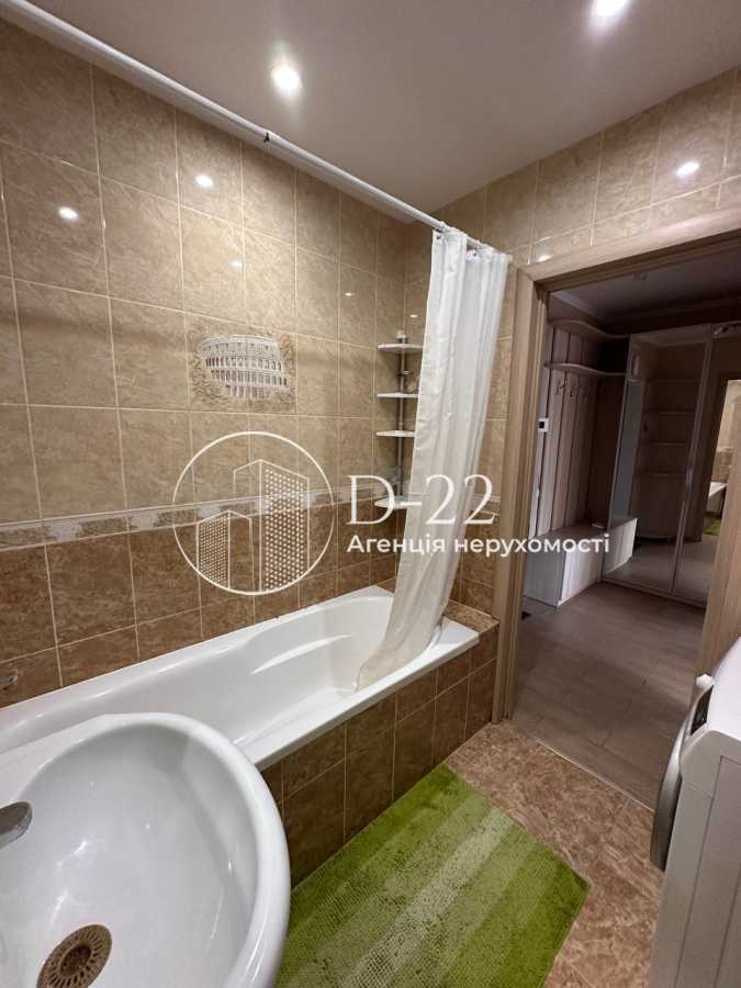 Оренда 1-кімнатної квартири 43 м², Миру вул., 40