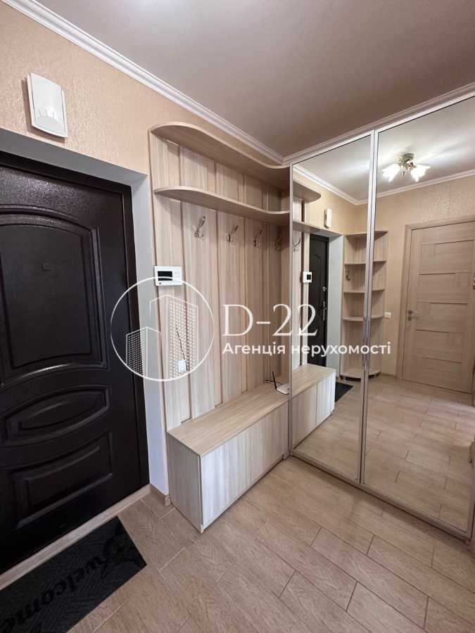 Оренда 1-кімнатної квартири 43 м², Миру вул., 40