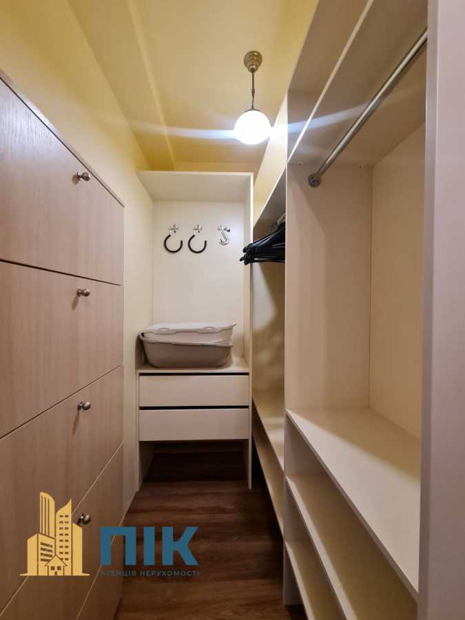 Продажа 2-комнатной квартиры 70 м², Михаила Величко ул., 22