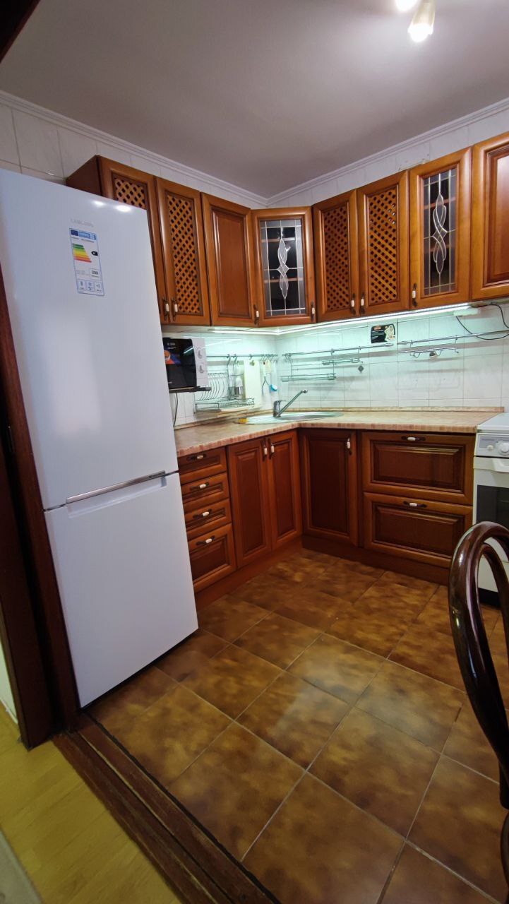 Продаж 3-кімнатної квартири 60 м², Севастопольська вул.