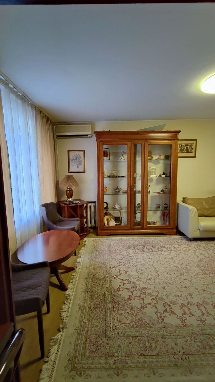 Продаж 3-кімнатної квартири 60 м², Севастопольська вул.