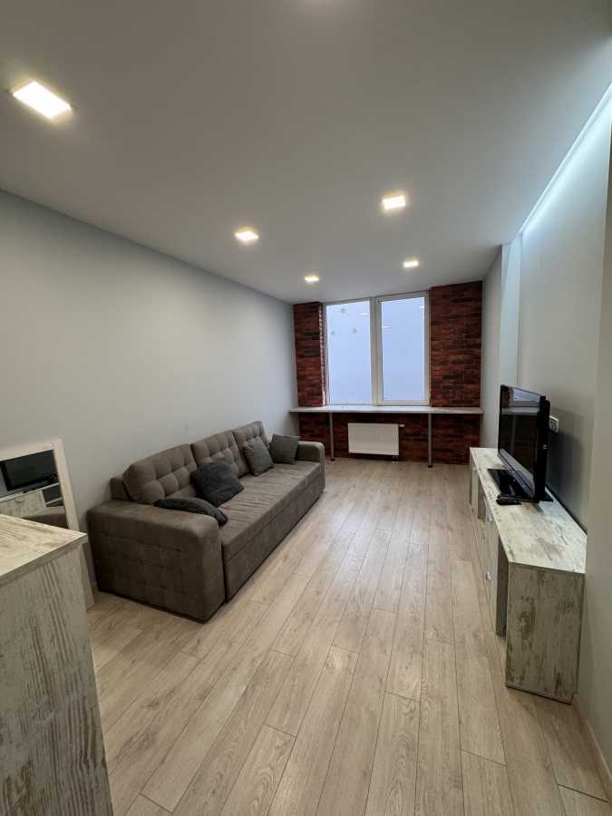 Продажа 3-комнатной квартиры 90 м², Обуховская ул., 139