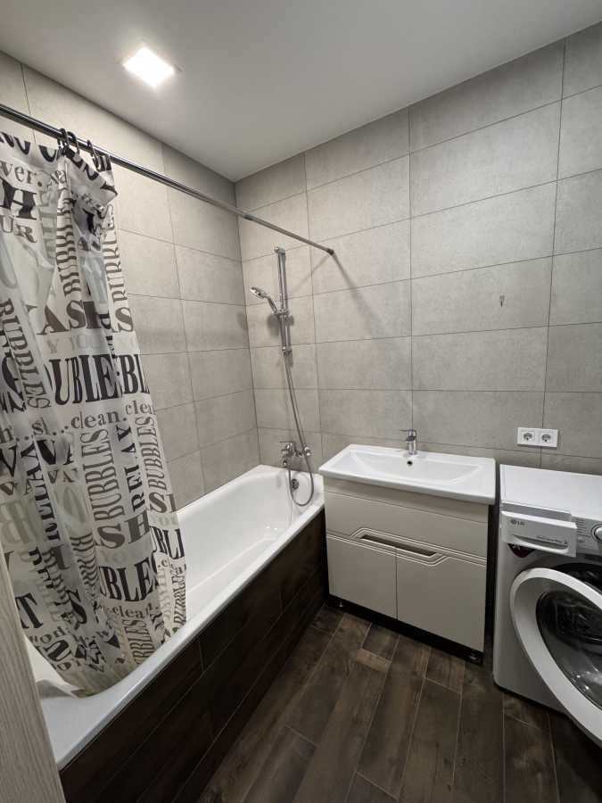 Продажа 3-комнатной квартиры 90 м², Обуховская ул., 139