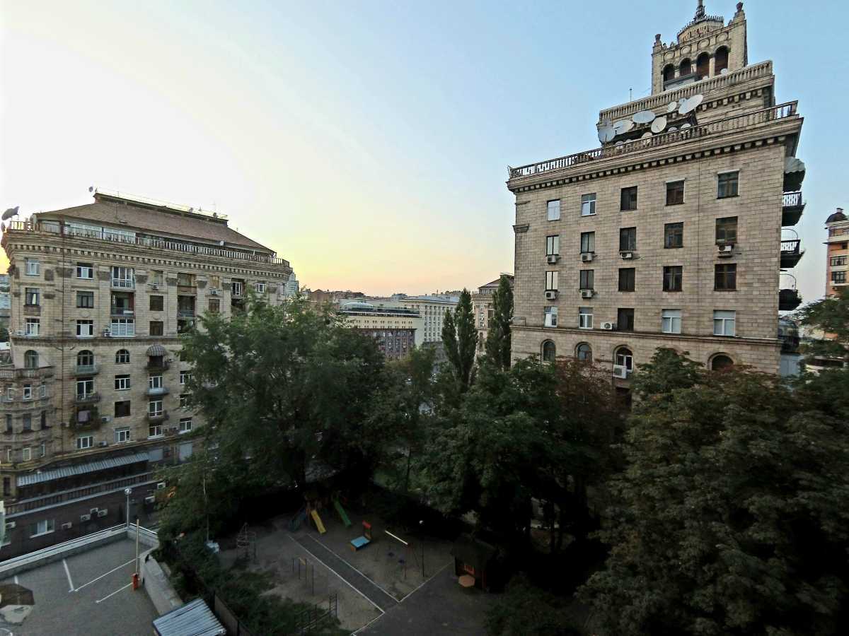Аренда 3-комнатной квартиры 131 м², Крещатик ул., 27Б
