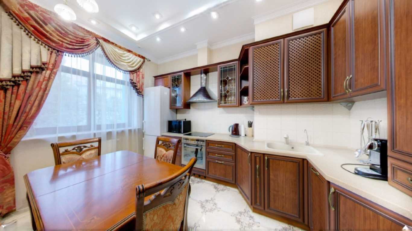 Аренда 3-комнатной квартиры 131 м², Крещатик ул., 27Б
