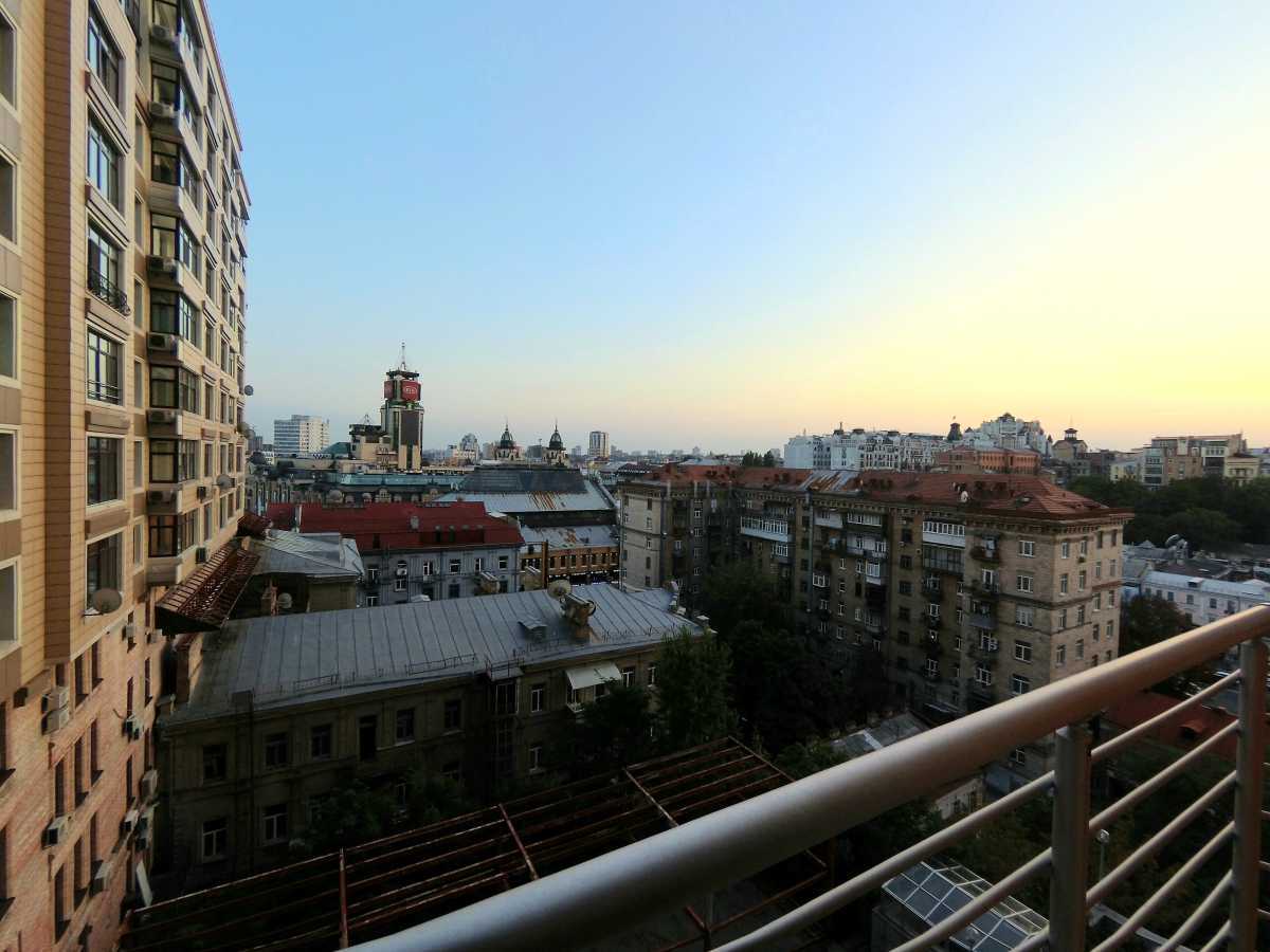 Аренда 3-комнатной квартиры 131 м², Крещатик ул., 27Б