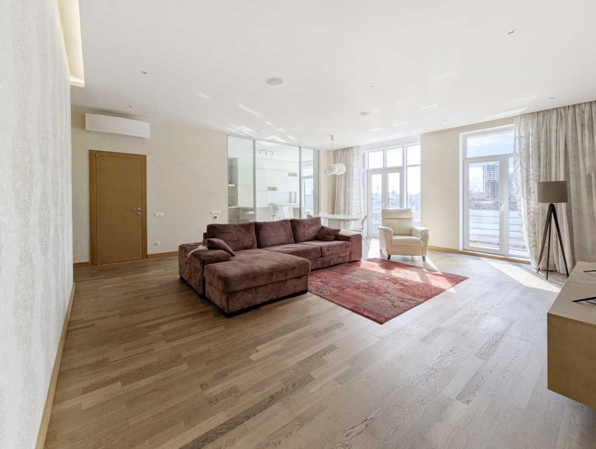 Аренда 5-комнатной квартиры 180 м², Зверинецкая ул., 47