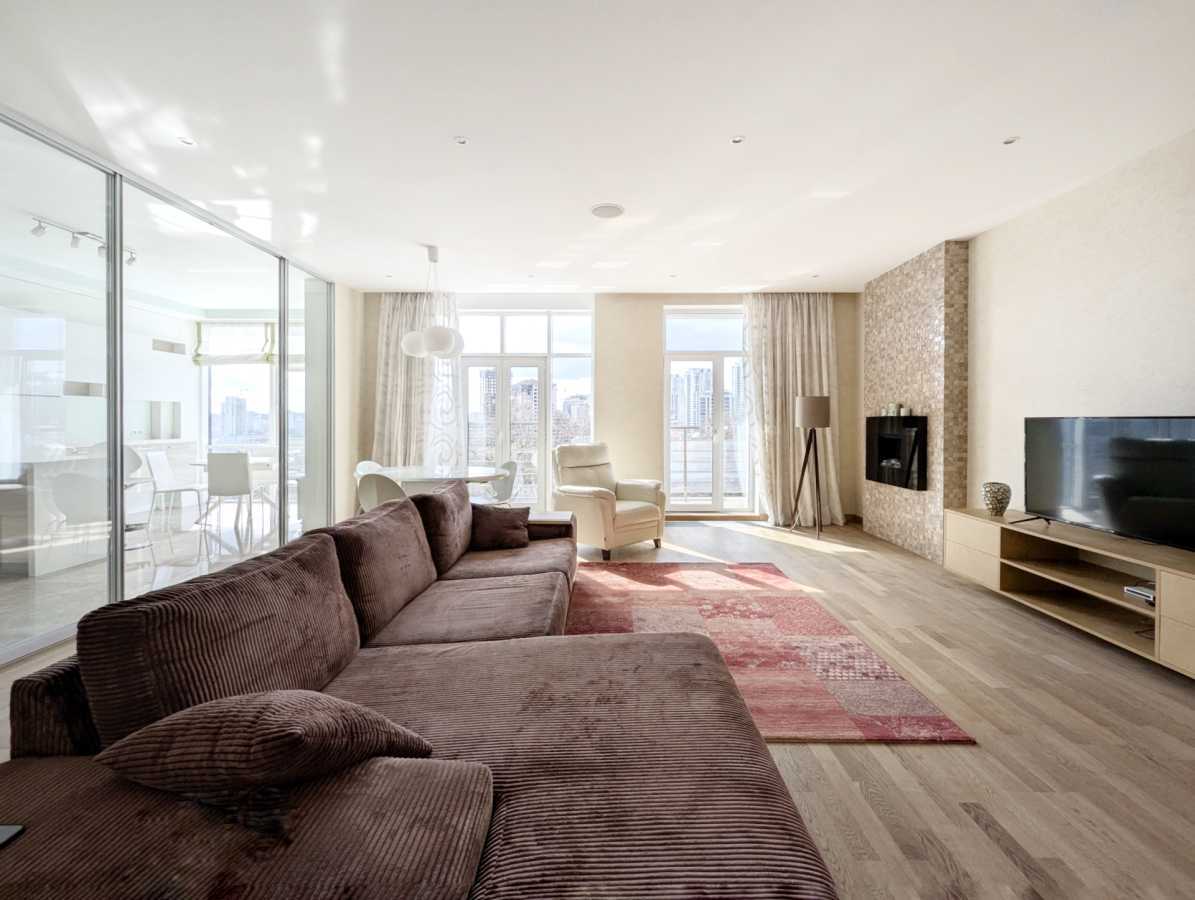Аренда 5-комнатной квартиры 180 м², Зверинецкая ул., 47