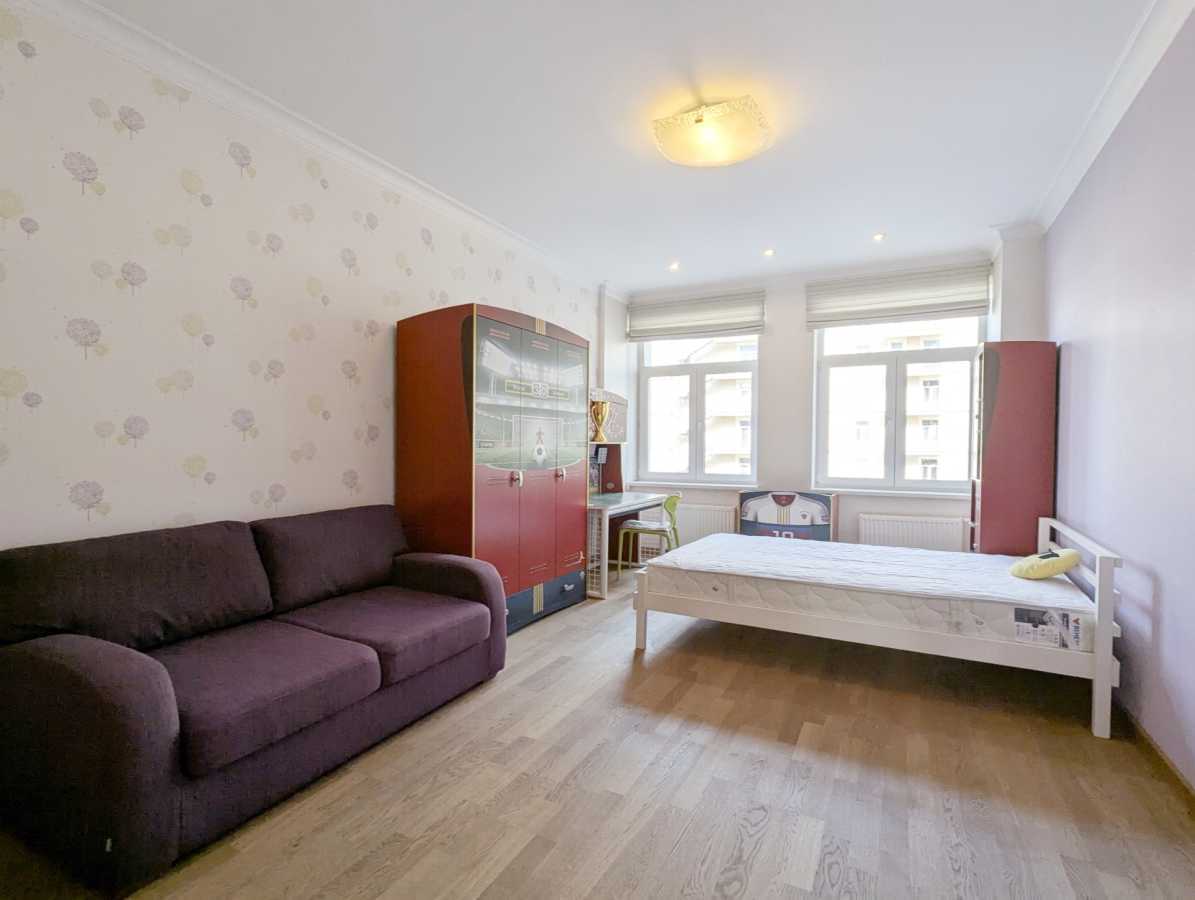 Аренда 5-комнатной квартиры 180 м², Зверинецкая ул., 47