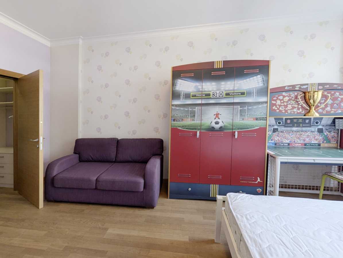 Аренда 5-комнатной квартиры 180 м², Зверинецкая ул., 47