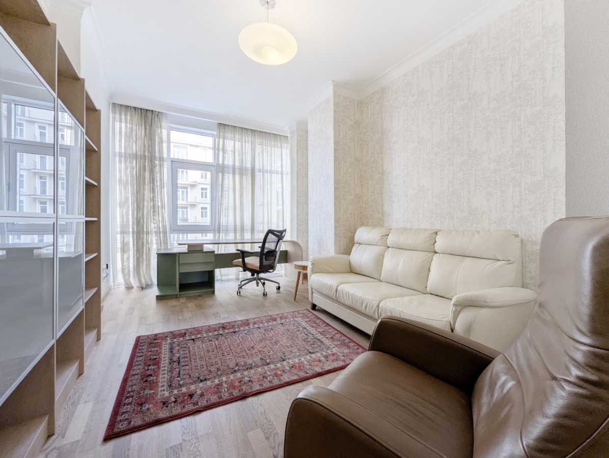 Аренда 5-комнатной квартиры 180 м², Зверинецкая ул., 47